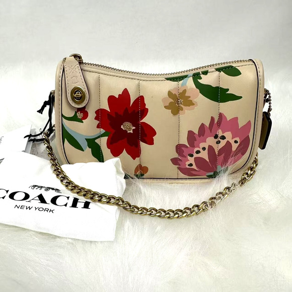Coach Swinger Bag 20 With Quilting And Floral Bouquet Print New With Defects - Picture 1 of 9